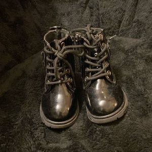 Black Comfy kids boots